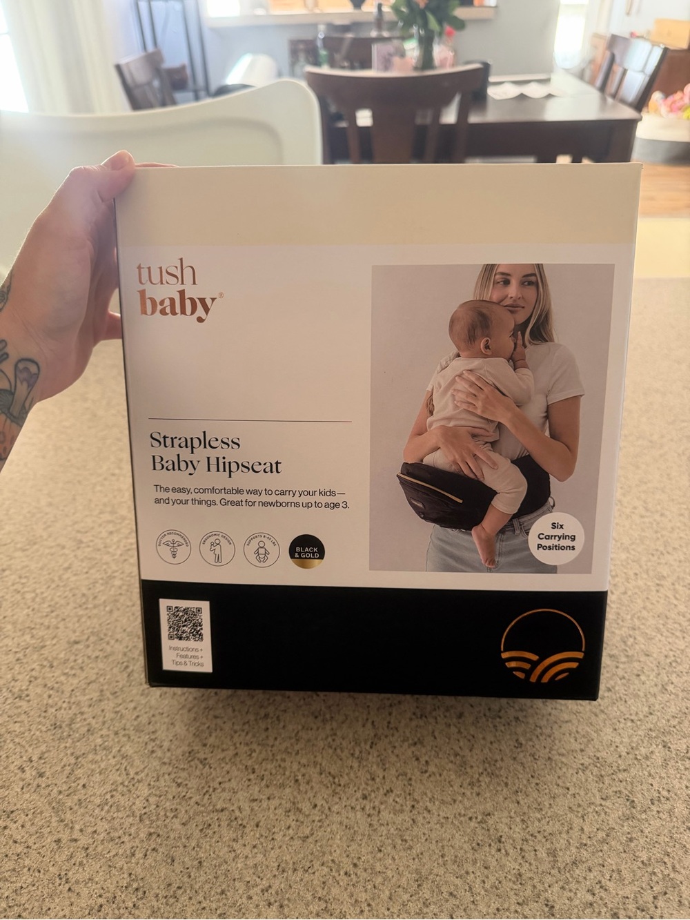 Tush Baby Strapless Hipseat — Black & Gold